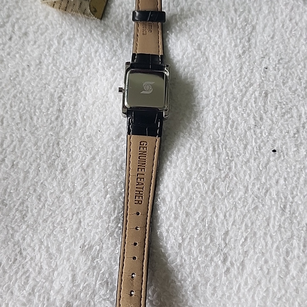 Time America Tank Style Watch - Picture 3 of 5